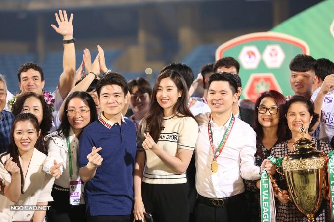 Từng là hoa hậu nghèo nhất VN, giờ Đỗ Mỹ Linh diện set đồ 2 tỷ chuẩn phu nhân chủ tịch-7