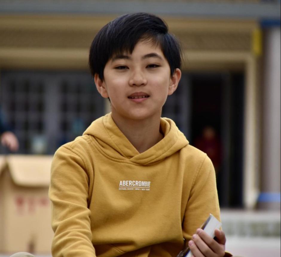 Cậu bé tốt nghiệp với 5 tấm bằng đại học khi mới 12 tuổi hiện ra sao?-1