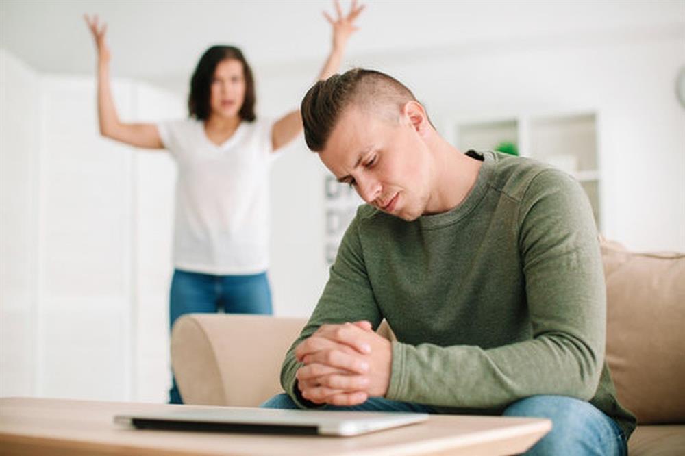 Vợ bất ngờ hẹn gặp và đánh người yêu cũ của tôi-1