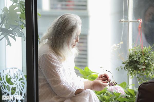 Hôn nhân đời thực của mỹ nhân Hà thành xưa: NSND Hoàng Cúc vượt qua bạo bệnh, hạnh phúc bên gia đình-8