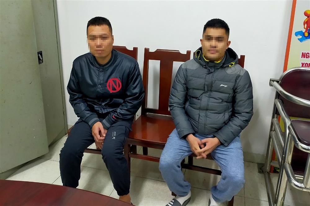 Công an làm việc với hai người đi xe máy tạt đầu ô tô, gây gổ ở vành đai 2-2