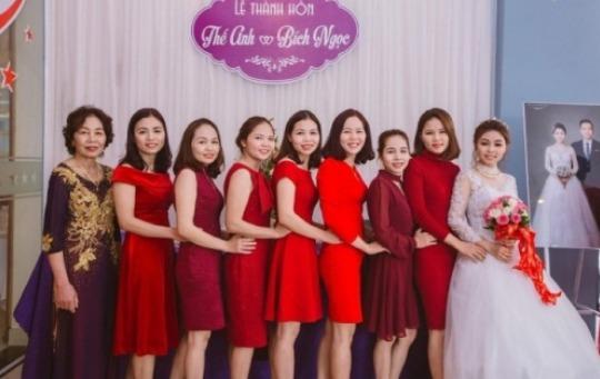 Gia đình ở Nghệ An có 8 cô con gái đều học ngành Y Dược: Bố mất, mẹ một mình gồng gánh sớm hôm để nuôi các con ăn học-1