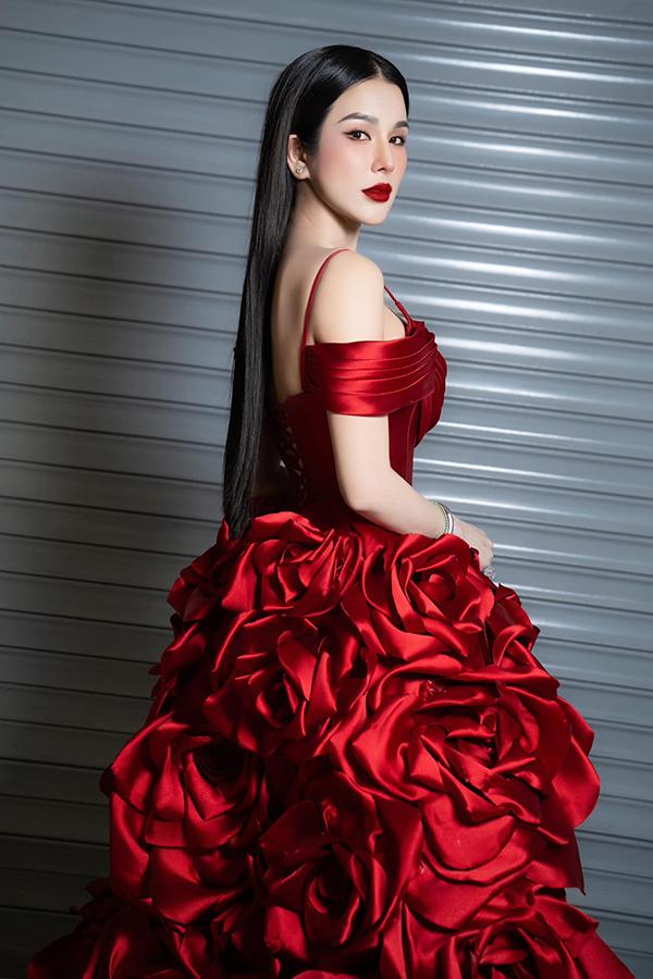 Diệp Lâm Anh khoe sắc vóc sau Tết: 3 vòng săn chắc gợi cảm nhờ chăm làm việc này-4