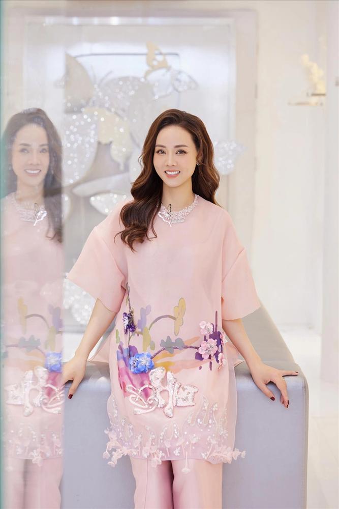 Học chiêu giảm cân thần tốc sau Tết của bà xã Công Lý để dáng vừa thon, làn da chống lão hóa-1