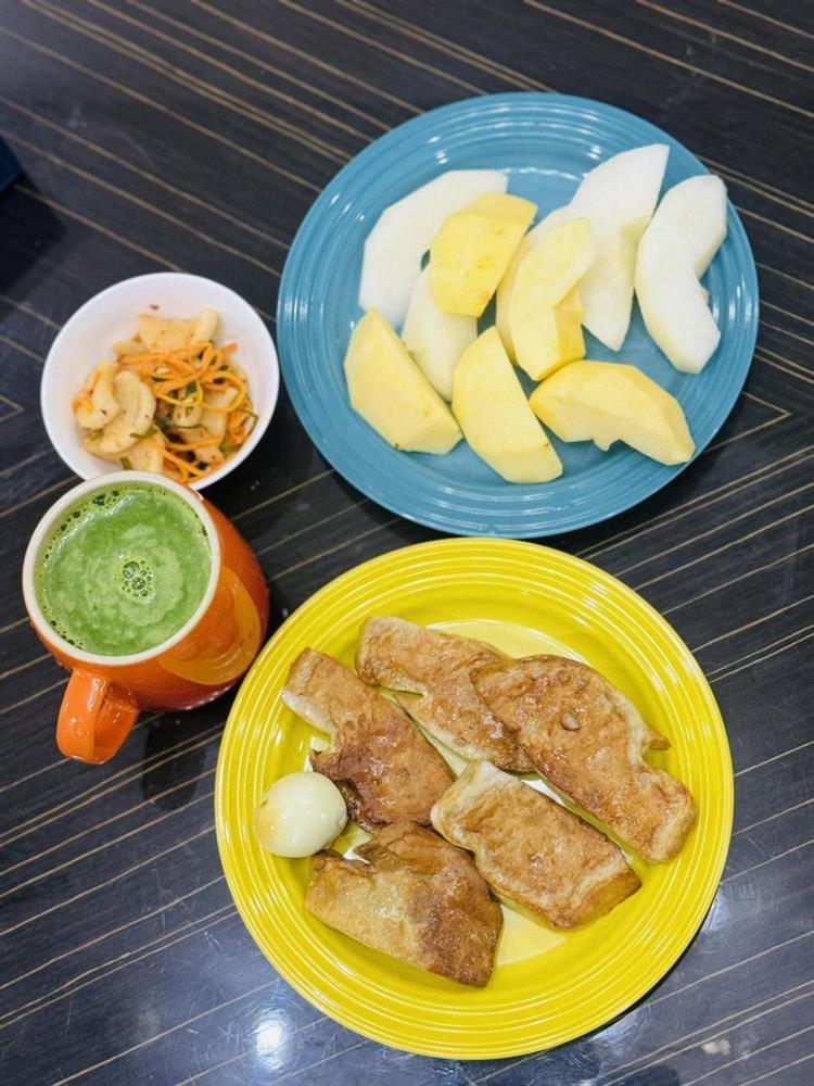 Học chiêu giảm cân thần tốc sau Tết của bà xã Công Lý để dáng vừa thon, làn da chống lão hóa-6