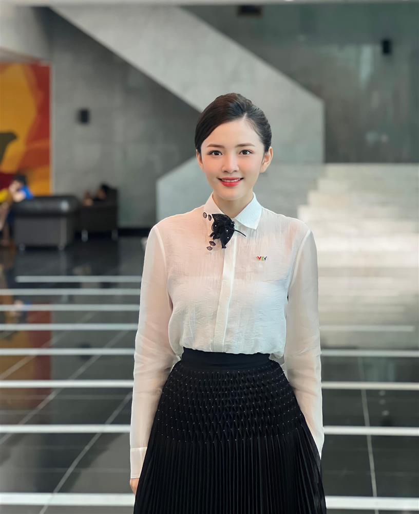 MC thời tiết sinh năm 2000 gây chú ý khi lên sóng VTV nhờ gương mặt baby-2