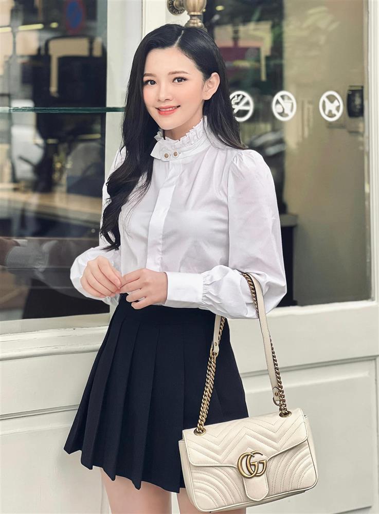 MC thời tiết sinh năm 2000 gây chú ý khi lên sóng VTV nhờ gương mặt baby-5