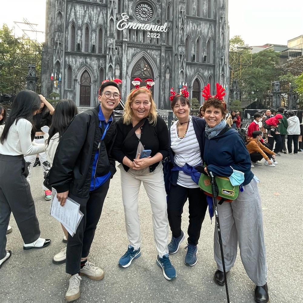 Khách Tây tố bị vòi tiền khi du lịch Việt: Hướng dẫn viên tiết lộ góc khuất-2