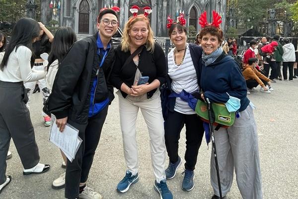 Khách Tây chán quán đắt đỏ, tìm ăn cơm bình dân Hà Nội giá 40.000 đồng/suất-4