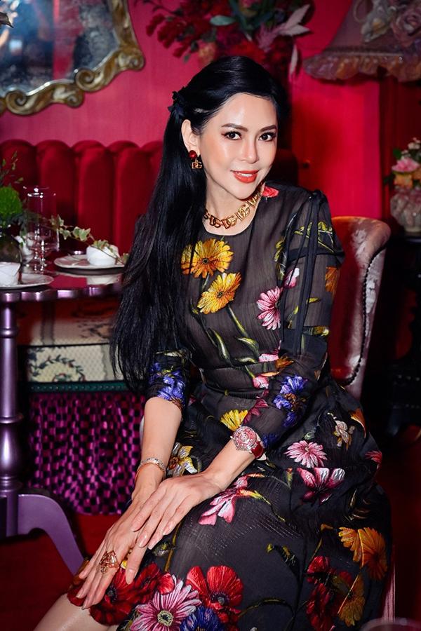 Thủy Tiên Vị Đắng Tình Yêu lại gây sốt khi khoe sắc bên con gái và người yêu của con trai-1