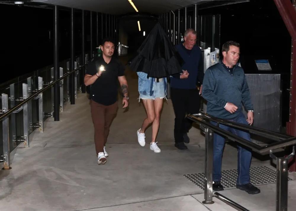 Bố Taylor Swift bị cáo buộc hành hung ở Sydney-2
