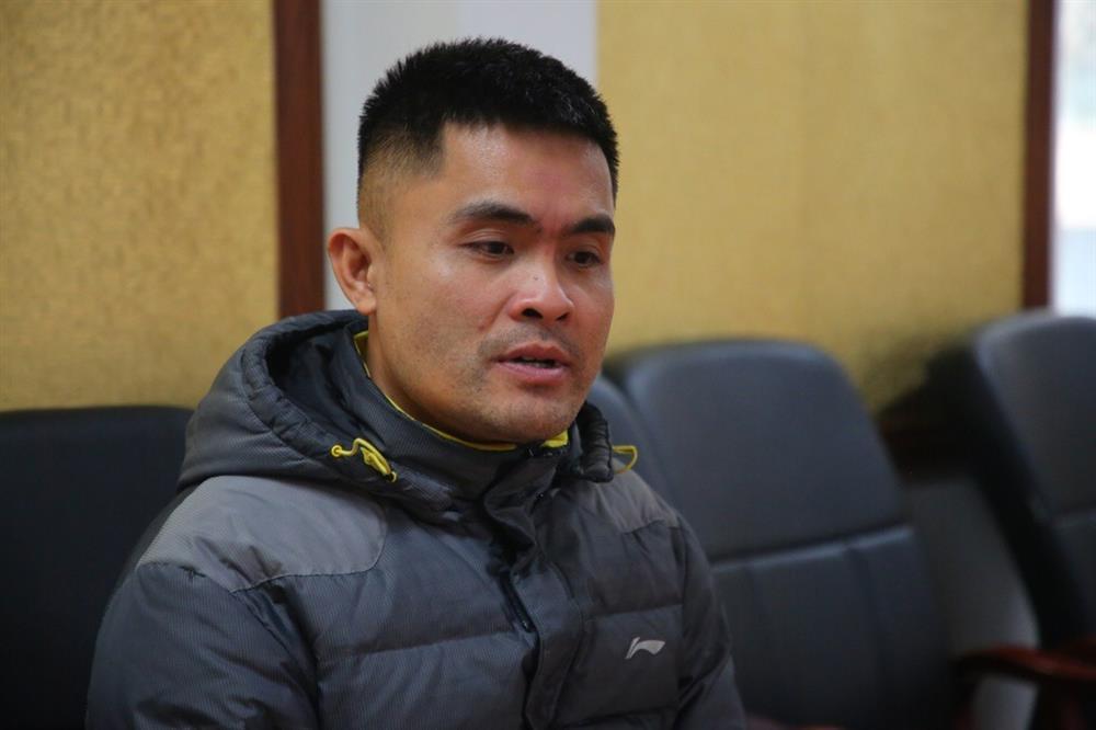 Hai người đàn ông ẩu đả với tài xế ô tô thừa nhận có hành vi côn đồ-2