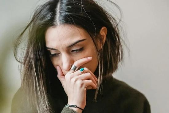 Vừa nói yêu vợ tháng trước, tháng sau chồng đã đòi ly hôn