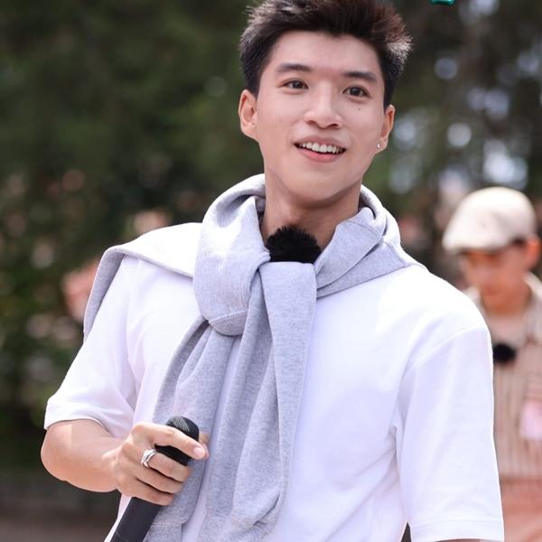 Khơi gợi tin đồn tình ái để PR sản phẩm có phải hạ sách với ca sĩ Việt-2