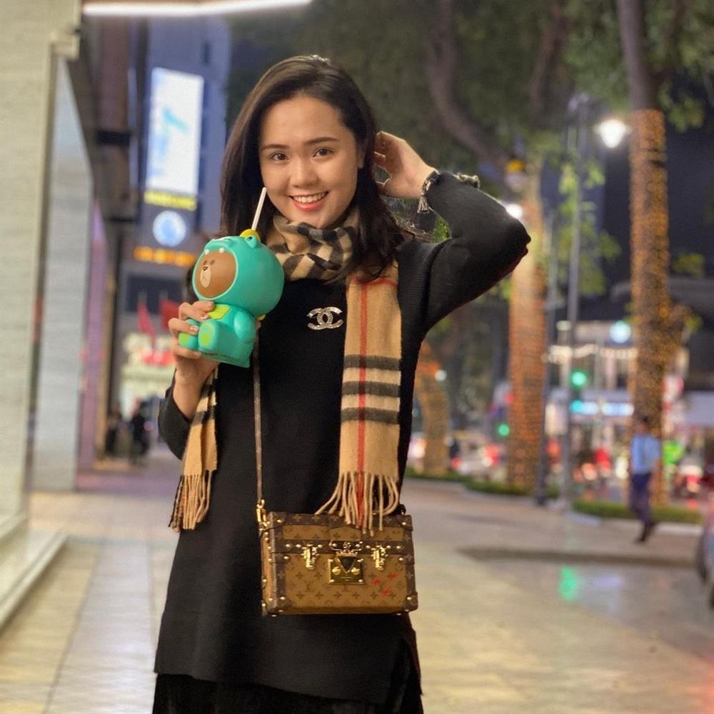 Vợ Duy Mạnh khoe túi Hermès được chồng tặng và bộ sưu tập hàng hiệu đắt đỏ-11