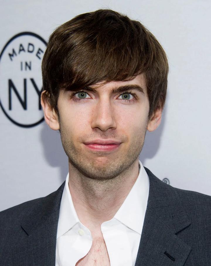 Bỏ học năm 15 tuổi, chàng trai trẻ tự học ở nhà, dựng đế chế triệu USD Tumblr-1