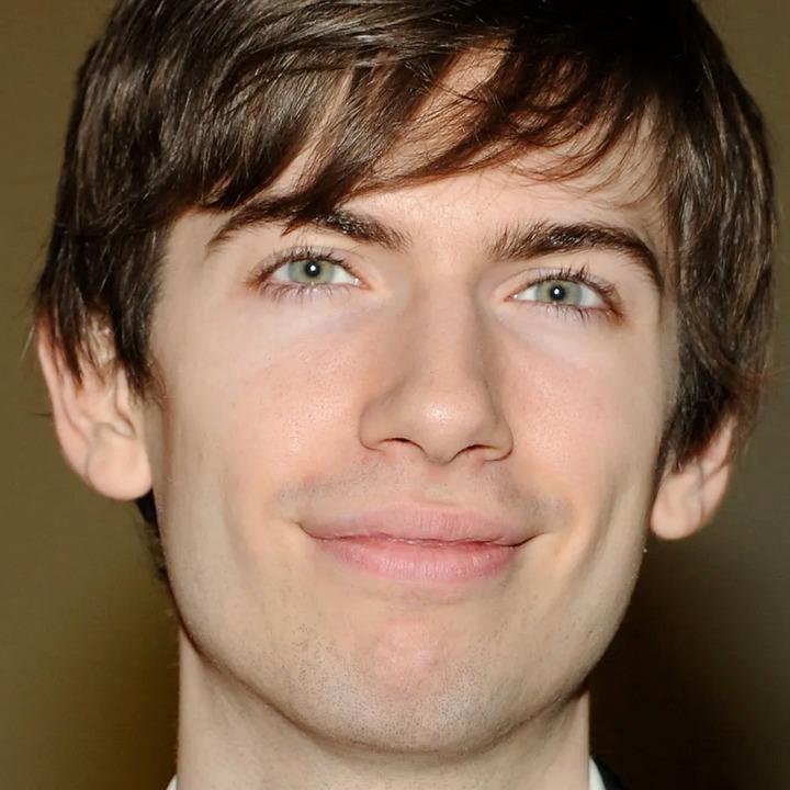 Bỏ học năm 15 tuổi, chàng trai trẻ tự học ở nhà, dựng đế chế triệu USD Tumblr-10