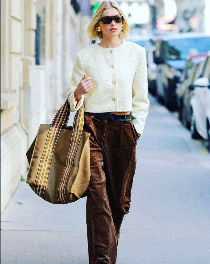 Phối đồ tông nâu be ấm áp và sang trọng-5