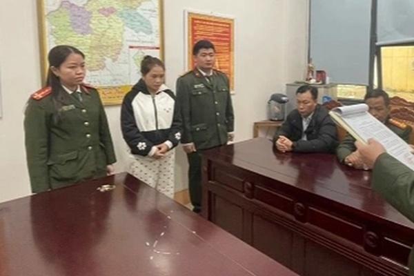 Phát hiện 59 viên đạn và còng số 8 trong cốp xe đối tượng nghi lừa đảo-2