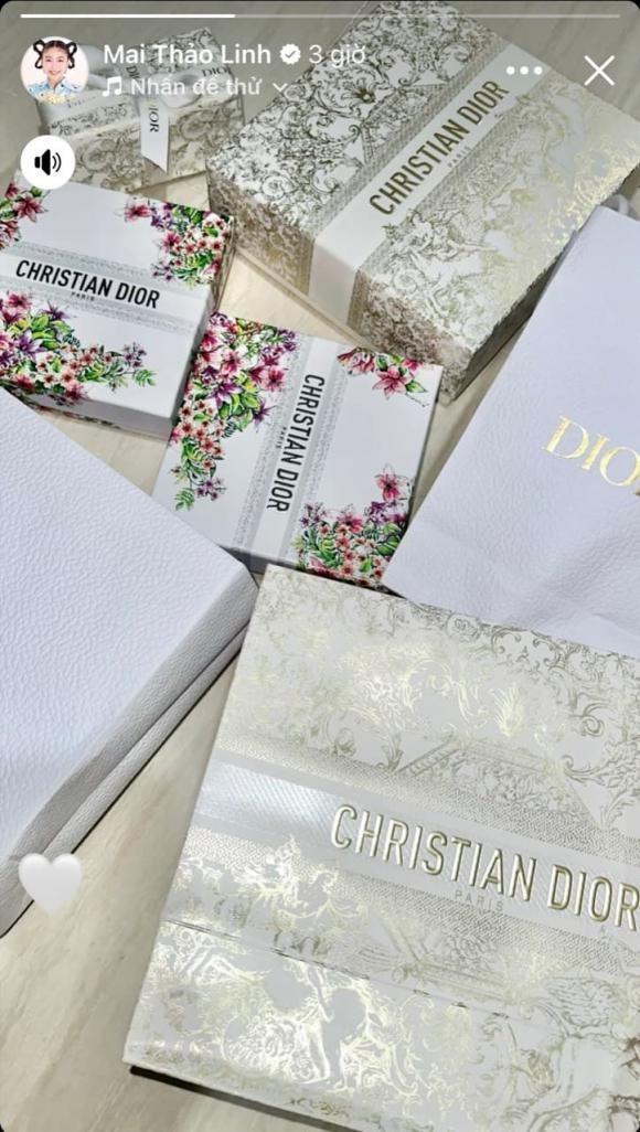 Lọ Lem nhà MC Quyền Linh gây sốt khi khoe loạt đồ hiệu đắt đỏ-1