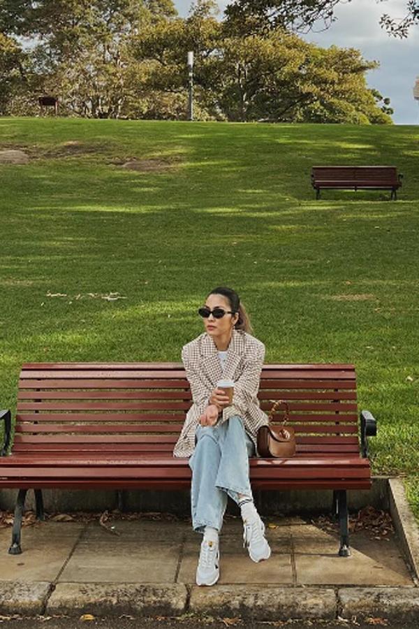 Tăng Thanh Hà khoe ảnh đi chơi cùng con trai, fan lại xuýt xoa vóc dáng thon gọn gợi cảm-8