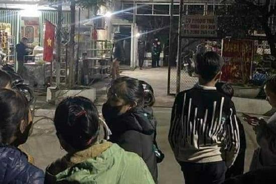 Cầm dao đâm tử vong người đàn ông ngồi ăn cơm cùng vợ cũ