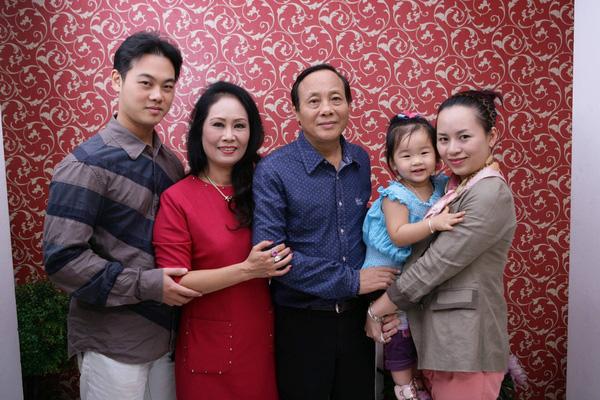 Hôn nhân đời thực của mỹ nhân Hà thành xưa: NSƯT Quế Hằng được chồng ủng hộ sự nghiệp-4