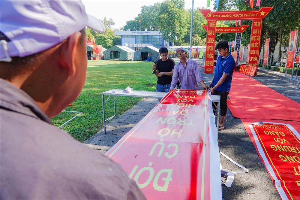 Người đàn ông bắt cướp bị bắn vỡ mặt: Từ cõi chết về xây cơ ngơi bạc tỷ-12