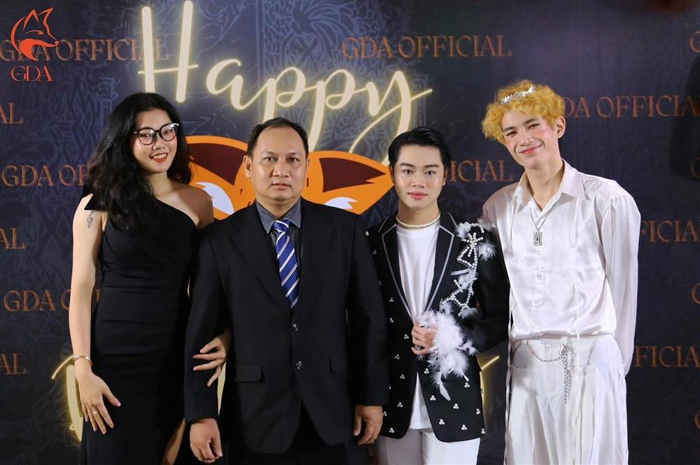 Người đàn ông bắt cướp bị bắn vỡ mặt: Từ cõi chết về xây cơ ngơi bạc tỷ-16