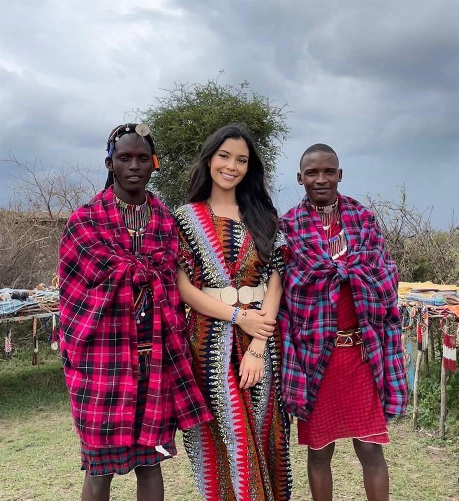 Ngỡ ngàng khi Miss World Colombia giỏi 5 ngôn ngữ, có tới 2 bằng thạc sĩ-10