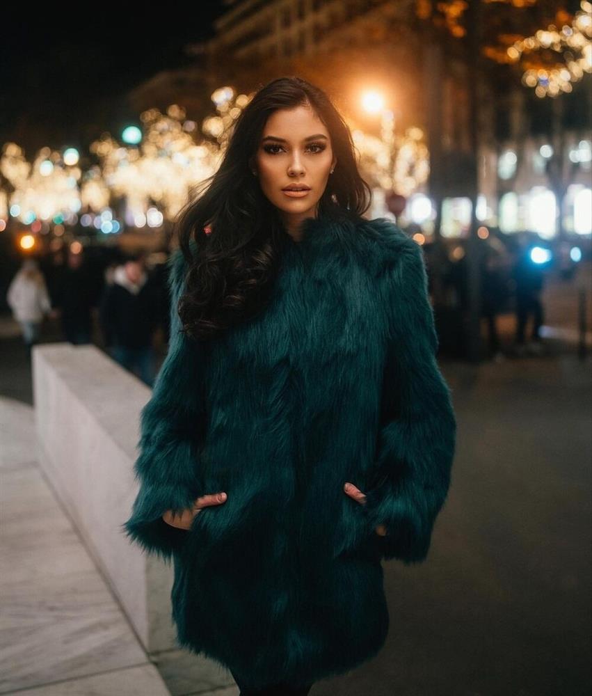 Ngỡ ngàng khi Miss World Colombia giỏi 5 ngôn ngữ, có tới 2 bằng thạc sĩ-5