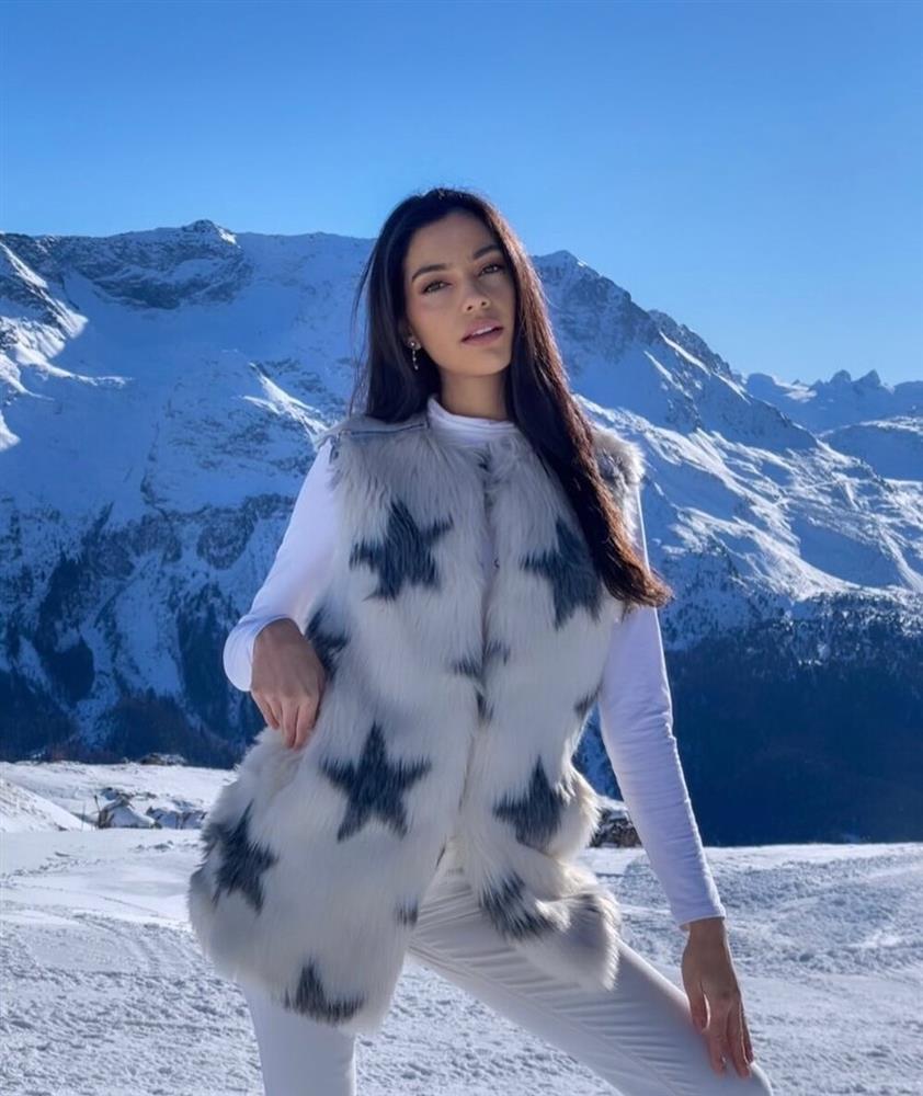 Ngỡ ngàng khi Miss World Colombia giỏi 5 ngôn ngữ, có tới 2 bằng thạc sĩ-12