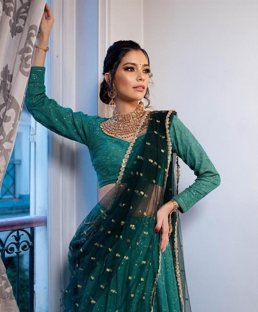 Ngỡ ngàng khi Miss World Colombia giỏi 5 ngôn ngữ, có tới 2 bằng thạc sĩ-18