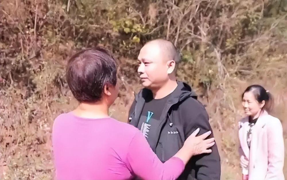 Con trai đột ngột sống lại sau 15 năm, bố mẹ bật khóc khi biết nguyên nhân-3