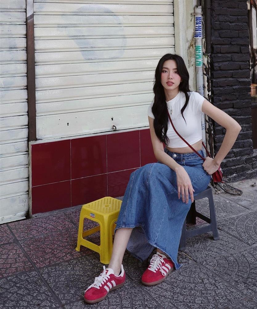 Style vi vu Thái 10 điểm của Thùy Tiên: Xinh yêu lại cực tôn dáng-4