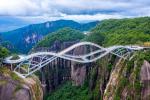 Cầu gần 700 tỷ đồng ở Trung Quốc mới xây đã bị gió thổi sập-2
