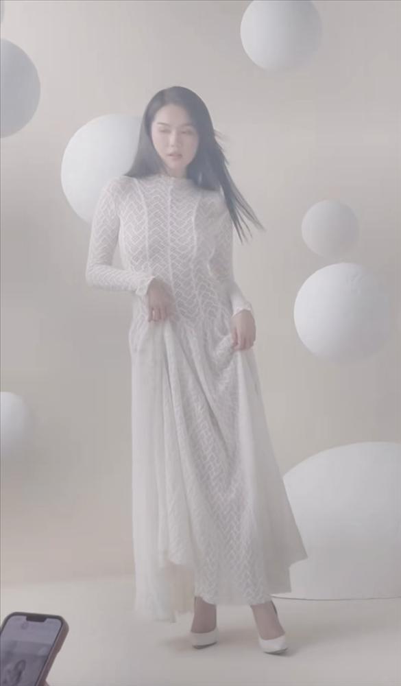 Ngọc Trinh tăng cân, gu thời trang kín cổng cao tường hiếm có sau biến cố-4