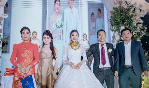 Choáng ngợp cô dâu Gen Z được nhà chồng tặng 18 cây vàng, một sổ đỏ làm của hồi môn trước khi kết hôn-1