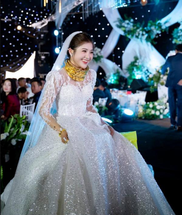 Choáng ngợp cô dâu Gen Z được nhà chồng tặng 18 cây vàng, một sổ đỏ làm của hồi môn trước khi kết hôn-6