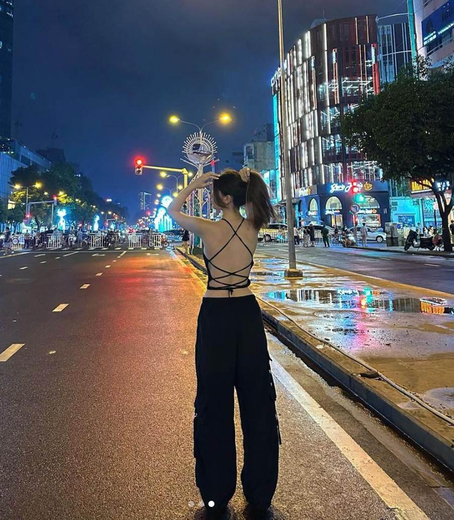 3 cô em gái xinh đẹp nhà cầu thủ Việt, body nóng bỏng, làn da trắng nõn mặc gì cũng đẹp-4