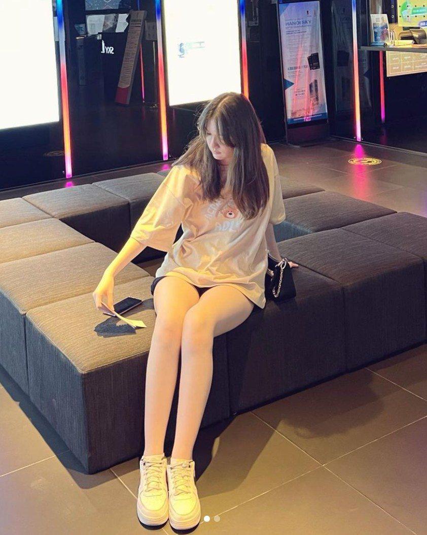 3 cô em gái xinh đẹp nhà cầu thủ Việt, body nóng bỏng, làn da trắng nõn mặc gì cũng đẹp-6