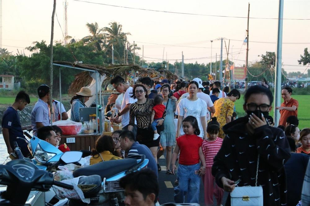 Dừng hoạt động chợ ẩm thực giữa đồng lúa xanh đang gây sốt cộng đồng mạng-1