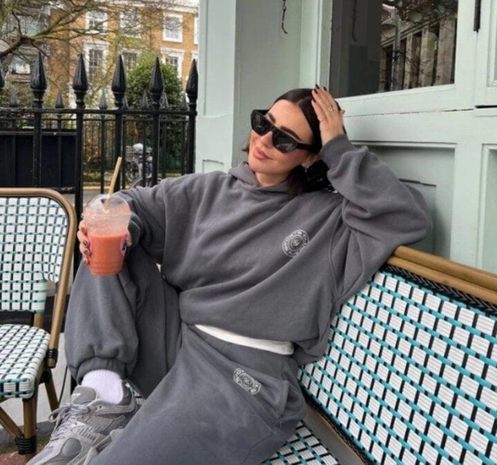 Set đồ thể thao vừa ấm vừa năng động-6