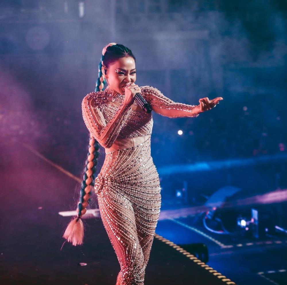 Ca sĩ Thu Minh ở tuổi U50: Được chồng Tây cưng chiều, chỉ đi hát cho vui-2