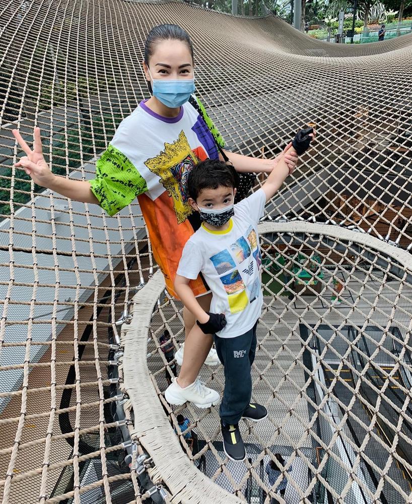 Ca sĩ Thu Minh ở tuổi U50: Được chồng Tây cưng chiều, chỉ đi hát cho vui-6