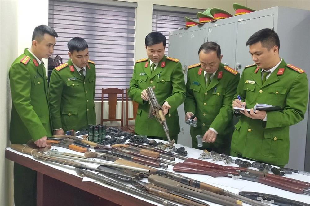 Đối tượng hình sự, thanh thiếu niên hư giao nộp hàng chục khẩu súng-1