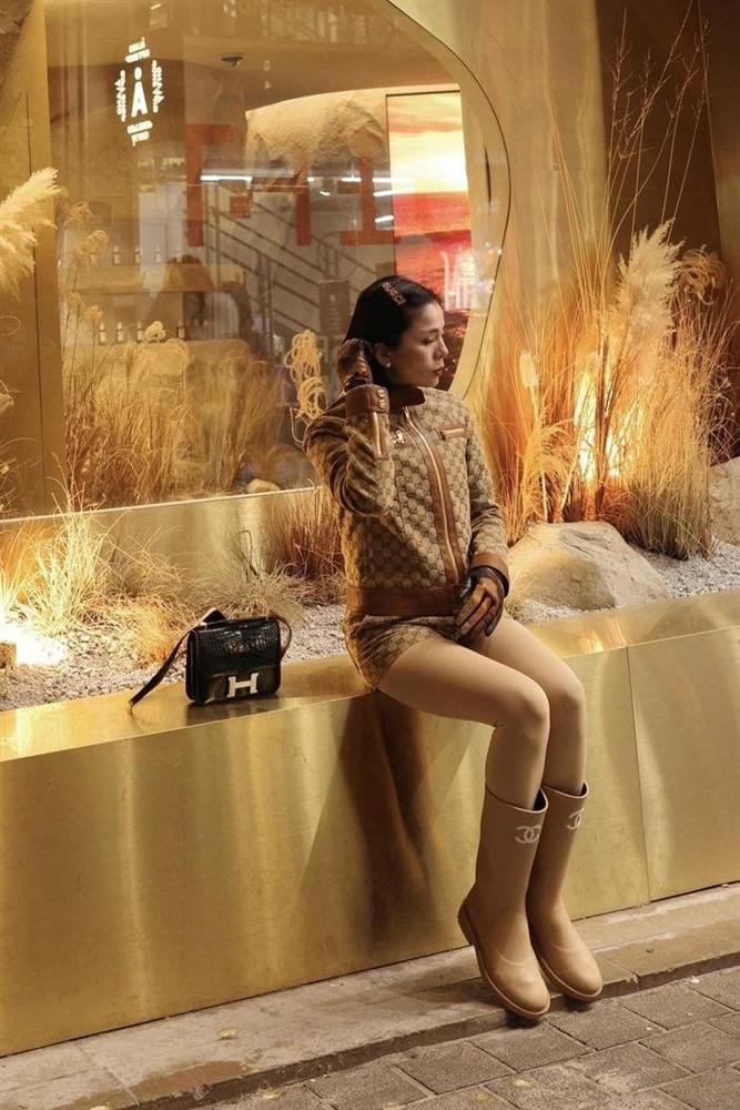 Bị netizen chê mặc đồ hiệu nhưng không sang, Lệ Quyên đáp trả ra sao?-2