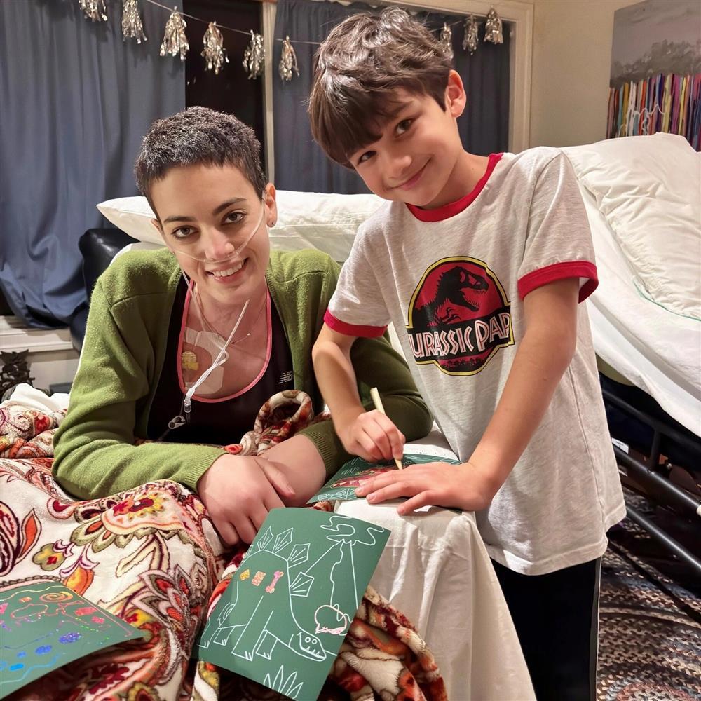 Tiếc thương nữ nhạc sĩ qua đời ở tuổi 31 và di chúc để lại cho con trai 7 tuổi-3