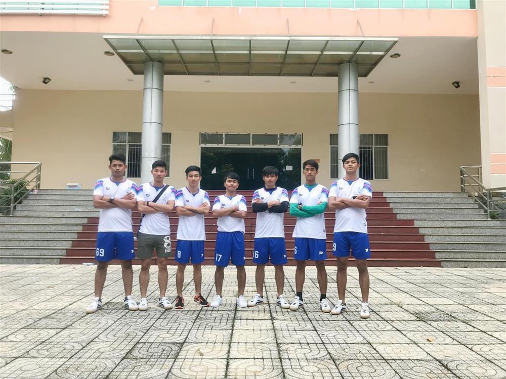 9x Campuchia hát hay, đàn giỏi, bóng chuyền đỉnh chuẩn soái ca của HV Quân y-2