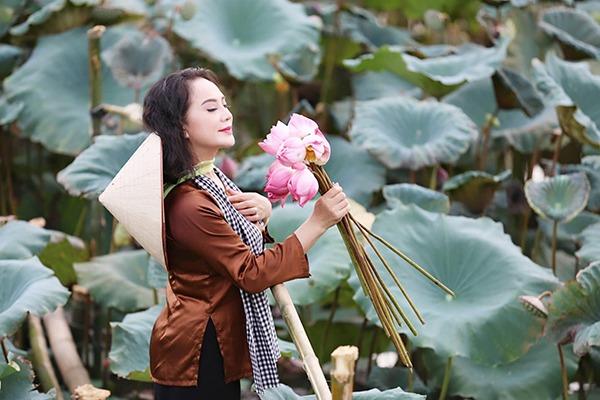 Đời thực tuổi xế chiều của mỹ nhân Hà thành xưa: NSƯT Hương Dung lên chức bà ngoại, sống giản dị bình yên-5